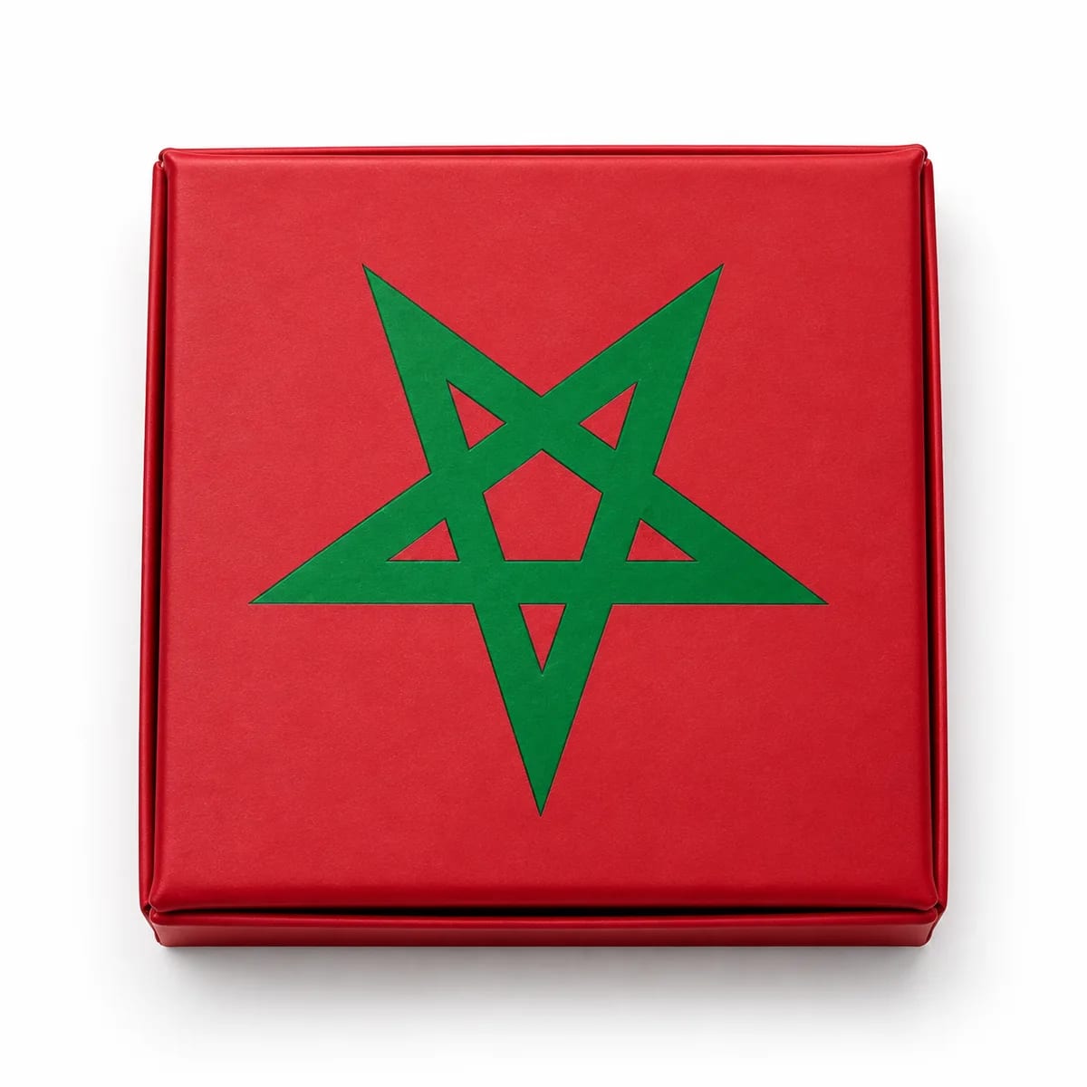 Coffret rigide rouge à l’étoile verte